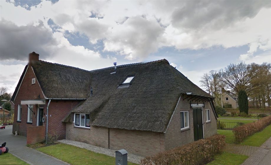 Eext, Middenstraat 2 - v/h Jansen, Greving, Auwen en Zinger.