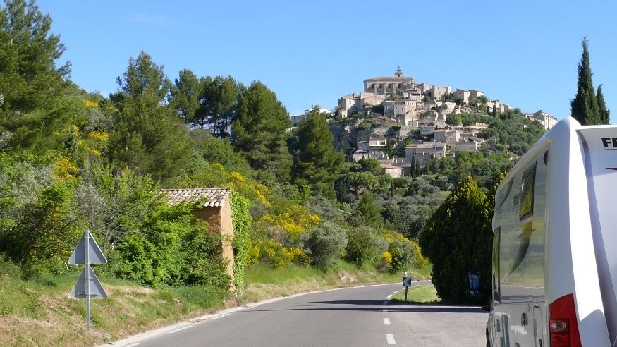 Approaching Gordes