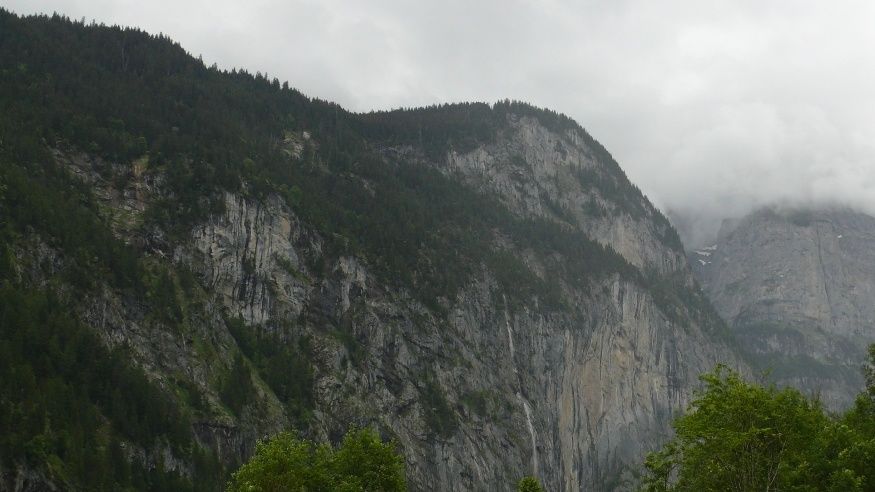 Lauterbrunnen church - the only picture of the day!