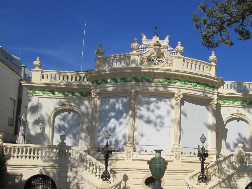 Villa Victoria, next door