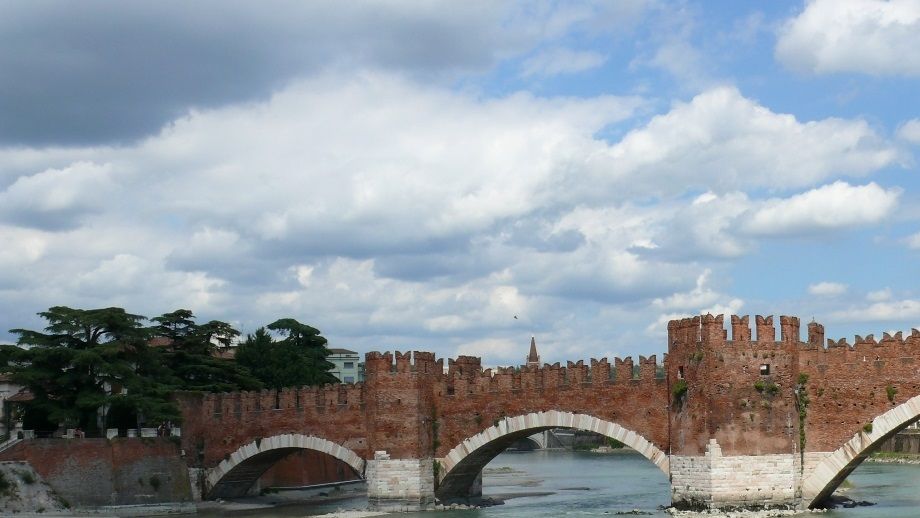 A 1354 or 1945 bridge?