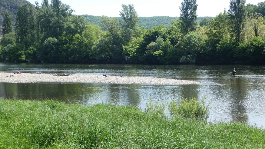 Chill time on the Dordogne