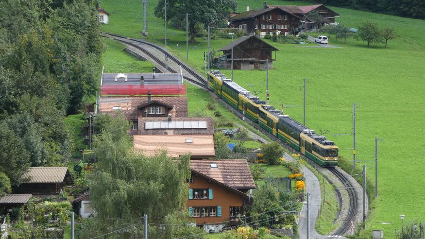 The train decending from Wengen