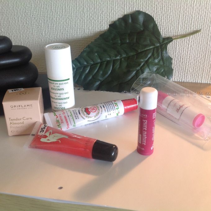 Leppepomaden; Rosewood: 45,-
Lipgloss sommerøl: 35,-
Trender Care: 79,-
ME solstift: 179,-
Leppepomade fra Skottfoss såpefri HJEMMELAGET: 49,-
Søk på Skottfoss Såperi på fb,,,disse nydelige produktene er min anbefaling. 