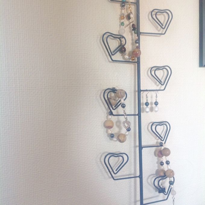 Smykkelaging, armbånd selges for: 85,-
