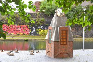 Canal side nr station (9)