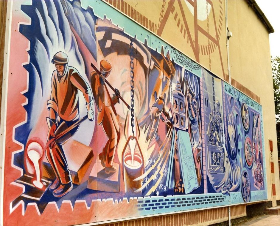 Industries of the Lye, mural by Steve Field 1989 in High st, now removed.