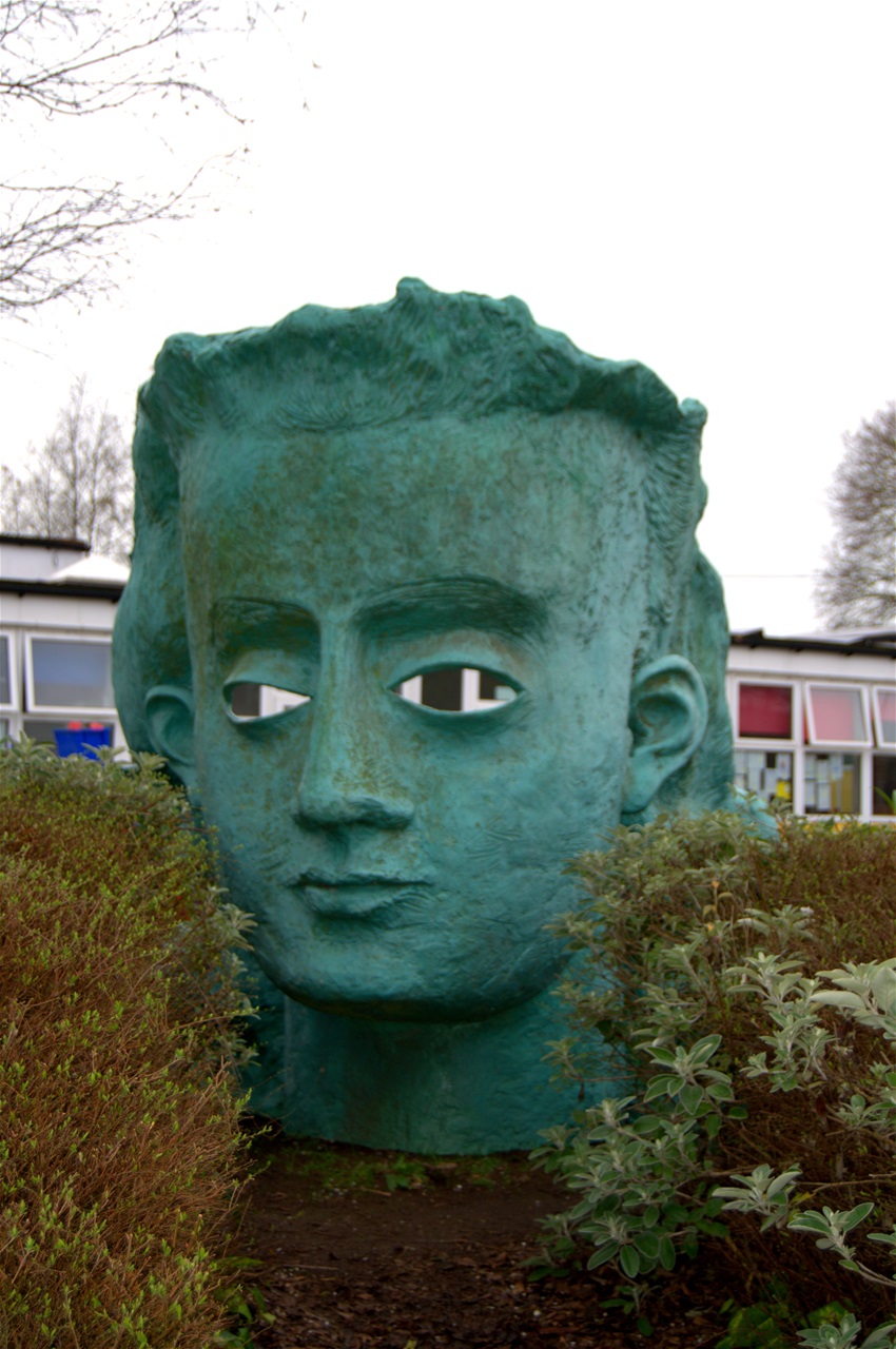 Belle Vueing by Harry Seager in Fibreglass
