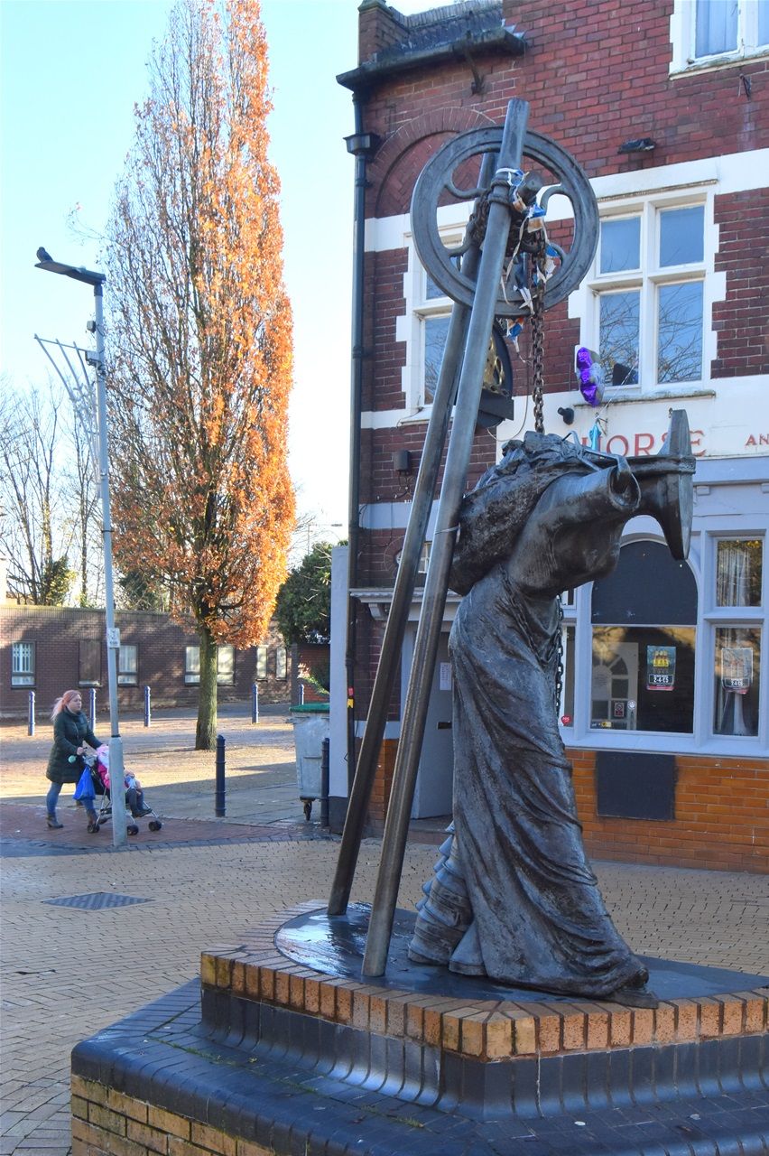 Church st, Womens Work. Sculptor Rose Gerrard. cast by AB Fine Art Foundry