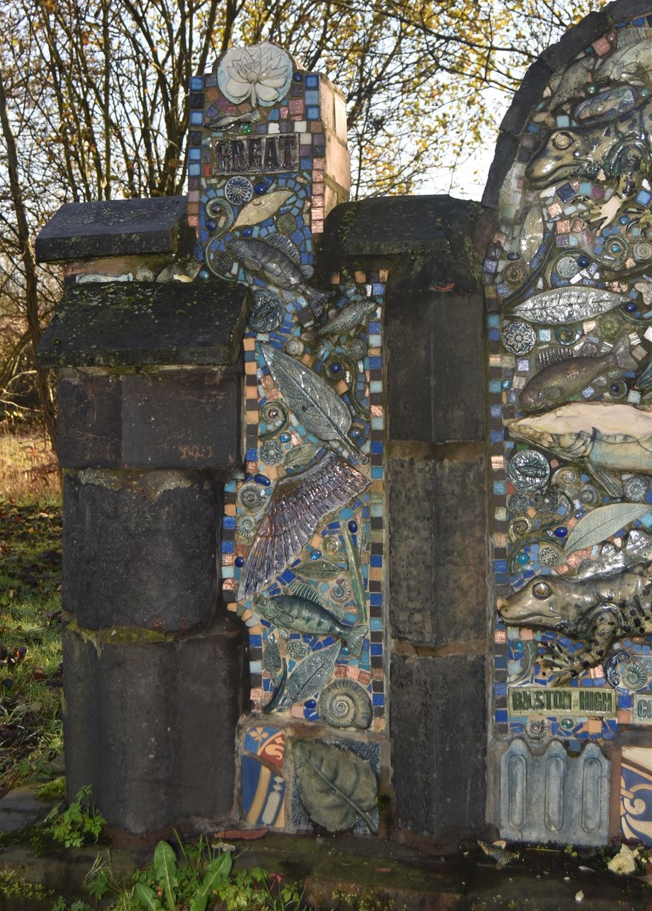 Lunt Path. Newt. Designed by local pupils assisted by Phil Hardaker and Helen Sayer