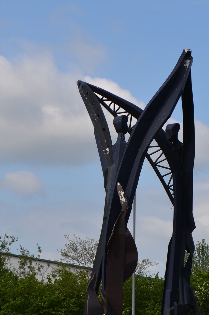 Coseley rd Roundabout, Beths Arch.  sculptor Sarah Tombs. Arden Fabrication