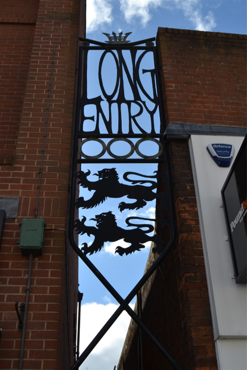 Long Entry joining High st to King st . Steve Field designs
