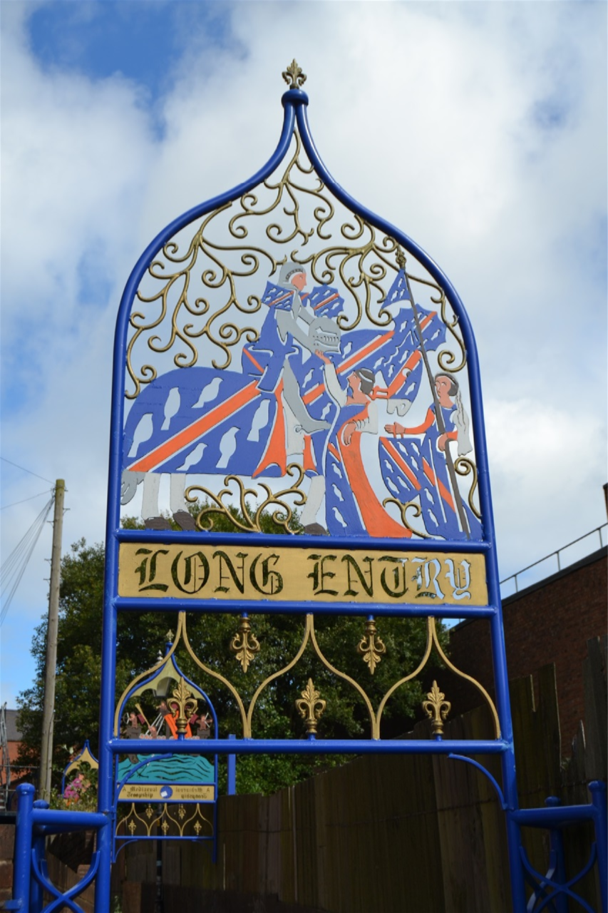 Long Entry joining High st to King st . Steve Field designs