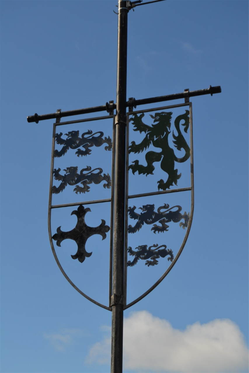 King St, Heraldic coats or arms of former owners of the castle. Designed by Steve Field 1995
