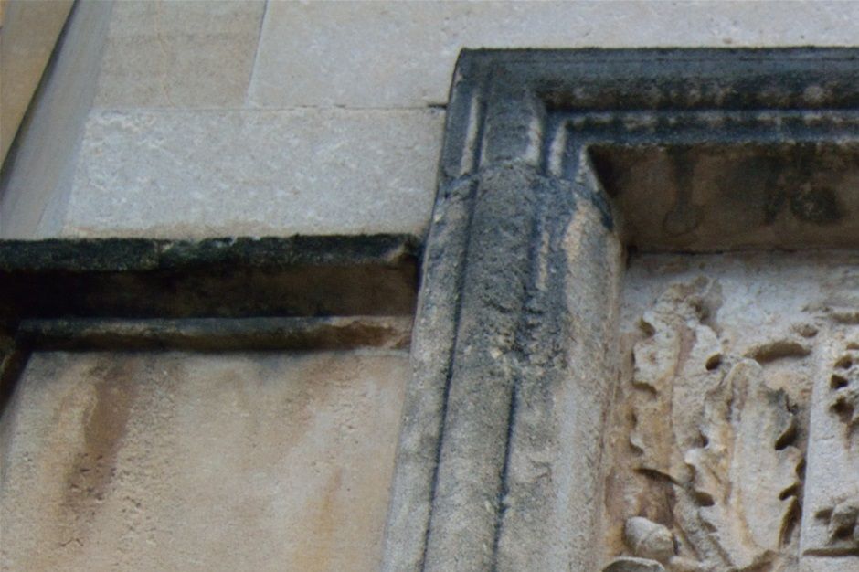 King Edwards coat of arms and busts. Thomas Smith. Webb and Gray of Dudley 1908 -1931