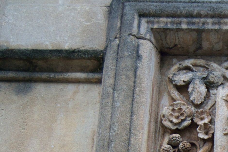 King Edwards coat of arms and busts. Thomas Smith. Webb and Gray of Dudley 1908 -1931