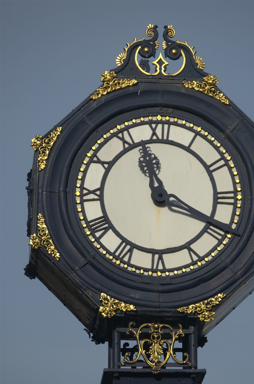Clock outside Crown centre