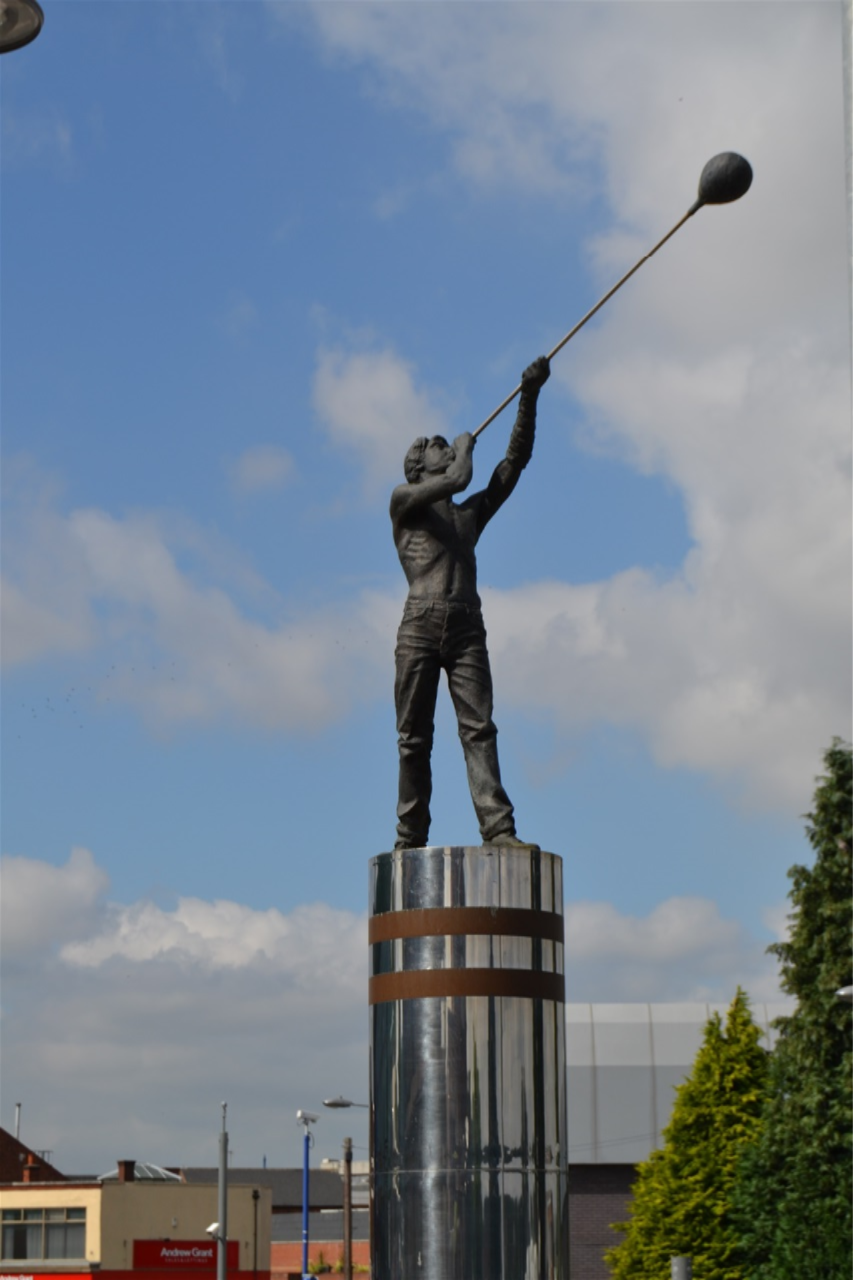 Glass blower at bus station, designed by Steve Field, sculpted by John McKenna 1995