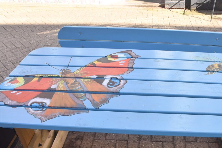 Decorative benches in Hagley St