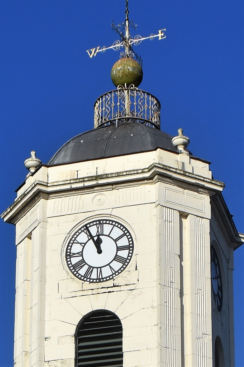 St Leonards , Roundel and weathervane, Church st