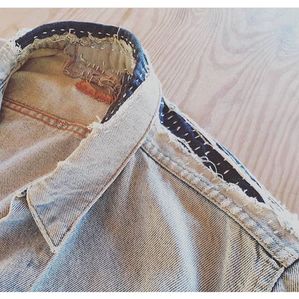 Vintage Levisjacket mended collar. 