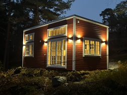 Vår modell Djurö - By Night