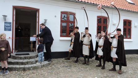 Indvielse af stuehus og Egtvedpige-/bronzealder udstilling