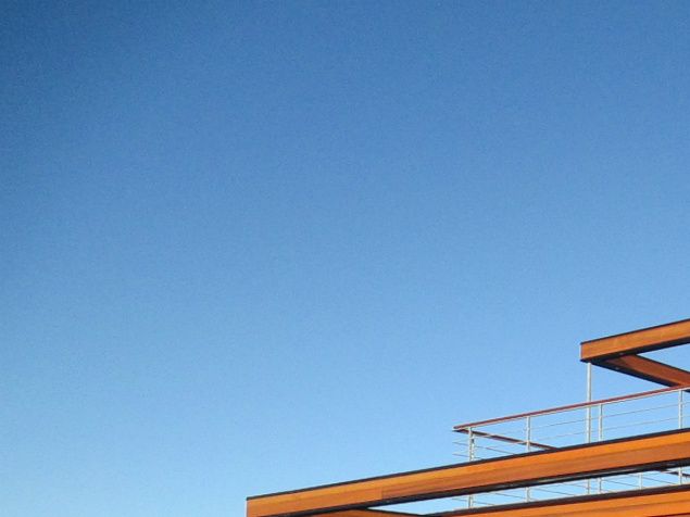 Det här flytande huset från Aguavilla som ligger för visning i Västervik skulle jag vilja ha..i somras hade det varit kanon i det fina sommarvädret.