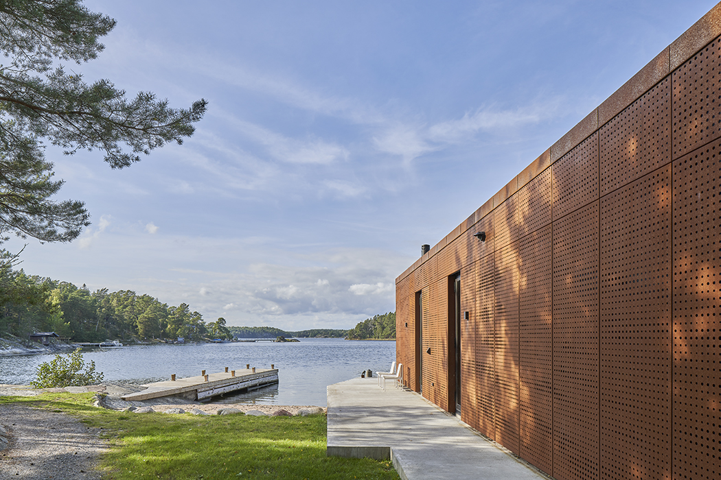 perforerad-corten-bastu-brygga