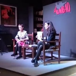 Momento de la presentación, junto a Cristina Fenollar