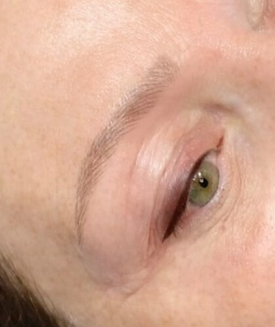 Voor & na resultaten schaduw eyeliner PMU bruin 