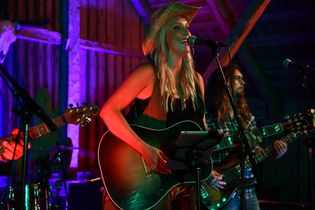 Photo: Flywood studios