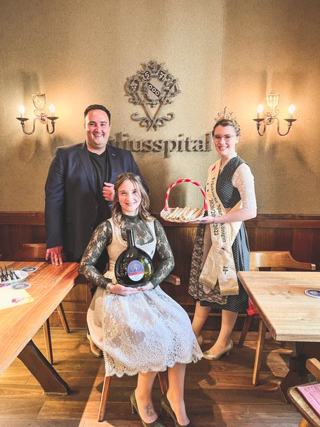 Spargeltaler Präsentation Juliusspital Weinstuben