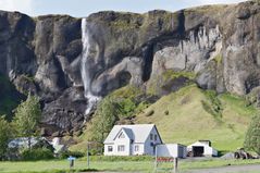 D6 08 Vandfald i baghaven