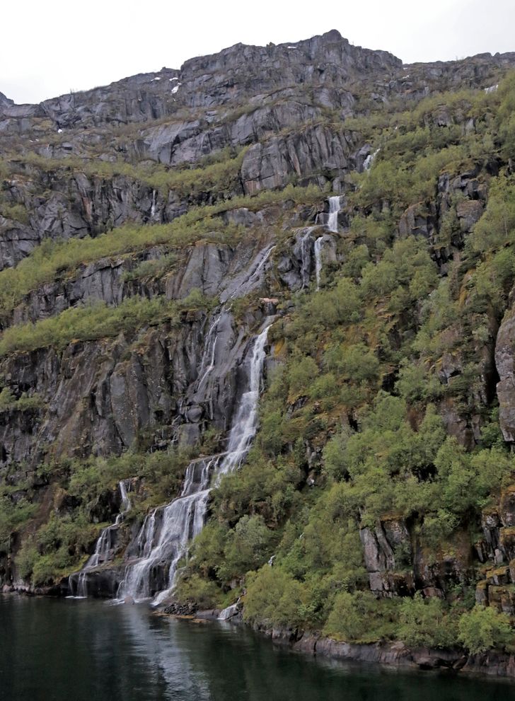 10 Trollfjorden