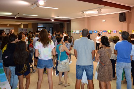 Marian Tronco durante la inauguración de la exposición del taller.
