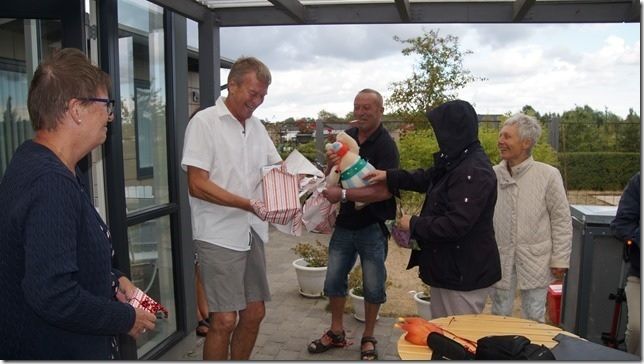 Selvfølgelig er der trøstepræmie til andenpladsen.