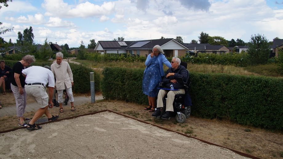 Efter en votering viser det sig at det er kontrolløren - herren med ryggen til - der er overtrådt (;-) 