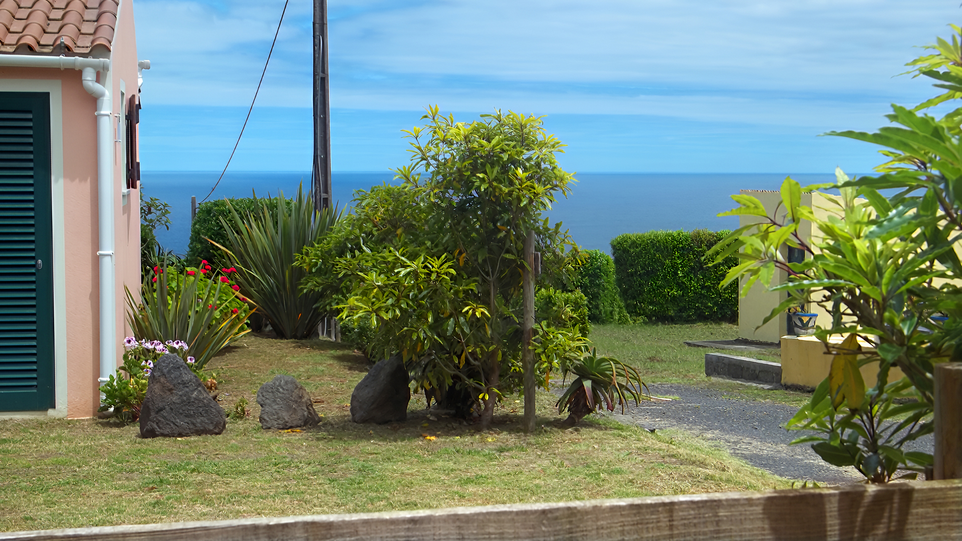 Faial Cottage - Patio Views