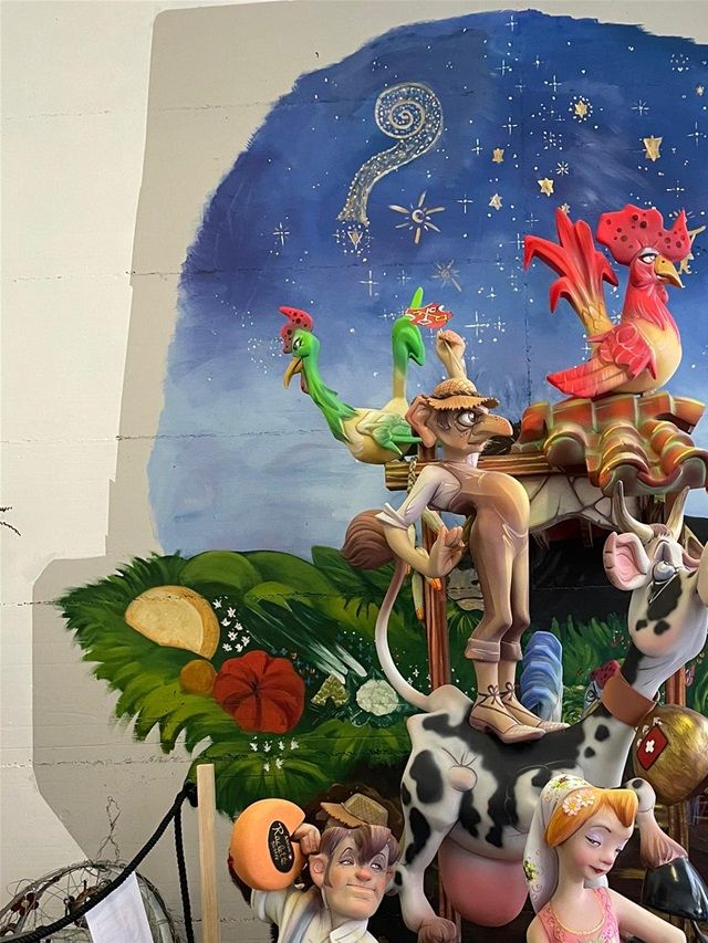 Notre petite Falla a voyagé jusqu’à La Potagère (St Pierre de Clages -Valais)  ,où elle fera un arrêt jusqu’à fin avril.Pour ceux qui ne l’ont pas encore vue .Pensez et achetez local,La Potagère a de merveilleux produits ,légumes ,fruits,joli choix de fromages ainsi que ses fameux paniers garnis,un petit tour vaut le détour 😉 .Ouvert tous les jours y compris dimanche matin ☀️