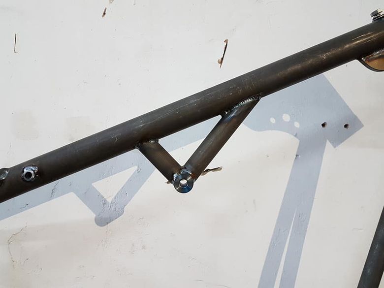 4 up o stretch 6 over chop Sportster frame (3)