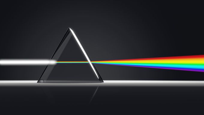 Petite dispersion de la lumière à travers un petit prisme en verre