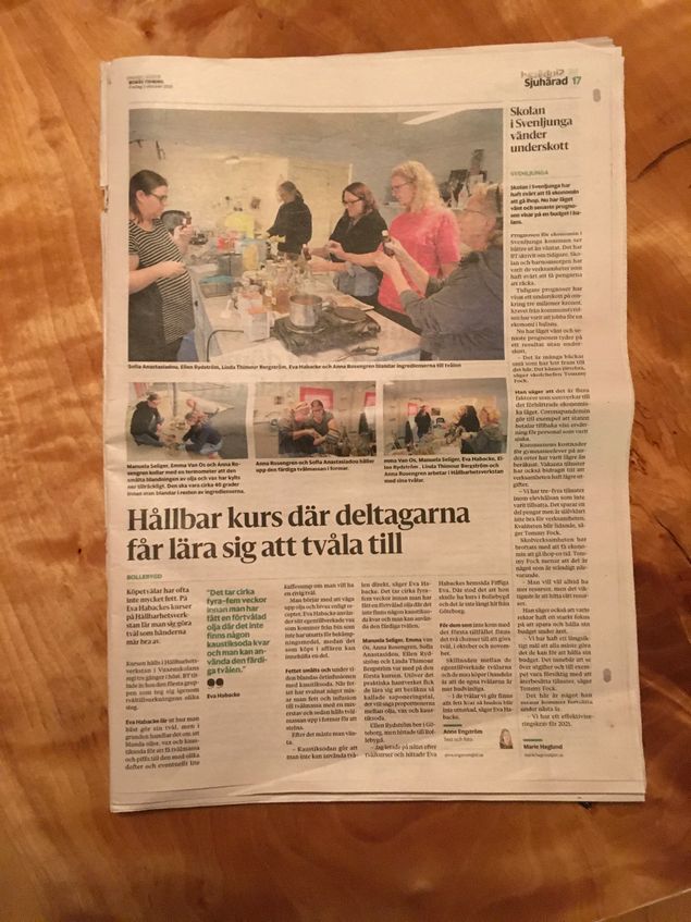 Så ärofyllt och roligt! Nästan ett helt uppslag om min tvålkurs. Tack alla ni som hört av er, så roligt att så många förstår att en riktig tvål gör man själv 👍 Välkomna på kurs!!!