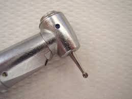 I går tappade jag en plomb i min ena visdomstand. Strax därpå kom halva tanden... Skit, typ, men tur att jag fick en tid till tandläkaren idag på morgonen. Men hur kul är det att borra? Tandläkaren var dock väldigt duktig på att sätta bedövning och sedan var han noggrann i sitt arbete. Det blev jättebra! Därefter unnade jag mig att ta det lite lugnt tills bedövningen släppt. Man är ju som halvförlamad i munnen. Men sen var det gott att jobba så svetten lackade i pannan. Eller var det för att vädret var gott? 😆☀️😁