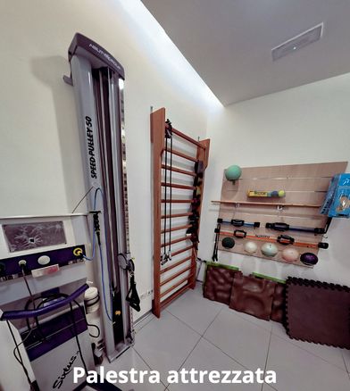 Palestra-attrezzata-del-Centro-di-fisioterapia-Fisiobaso-a-Ciampino