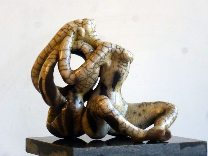 Washing Hair Raku 2016 