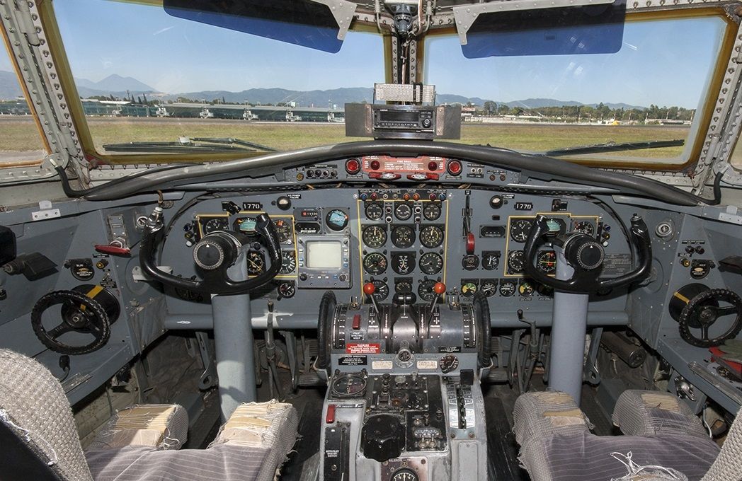 Cockpit  Fokker F27  1770  Guatemala Air Force.
Photo ROMEO LOPES.