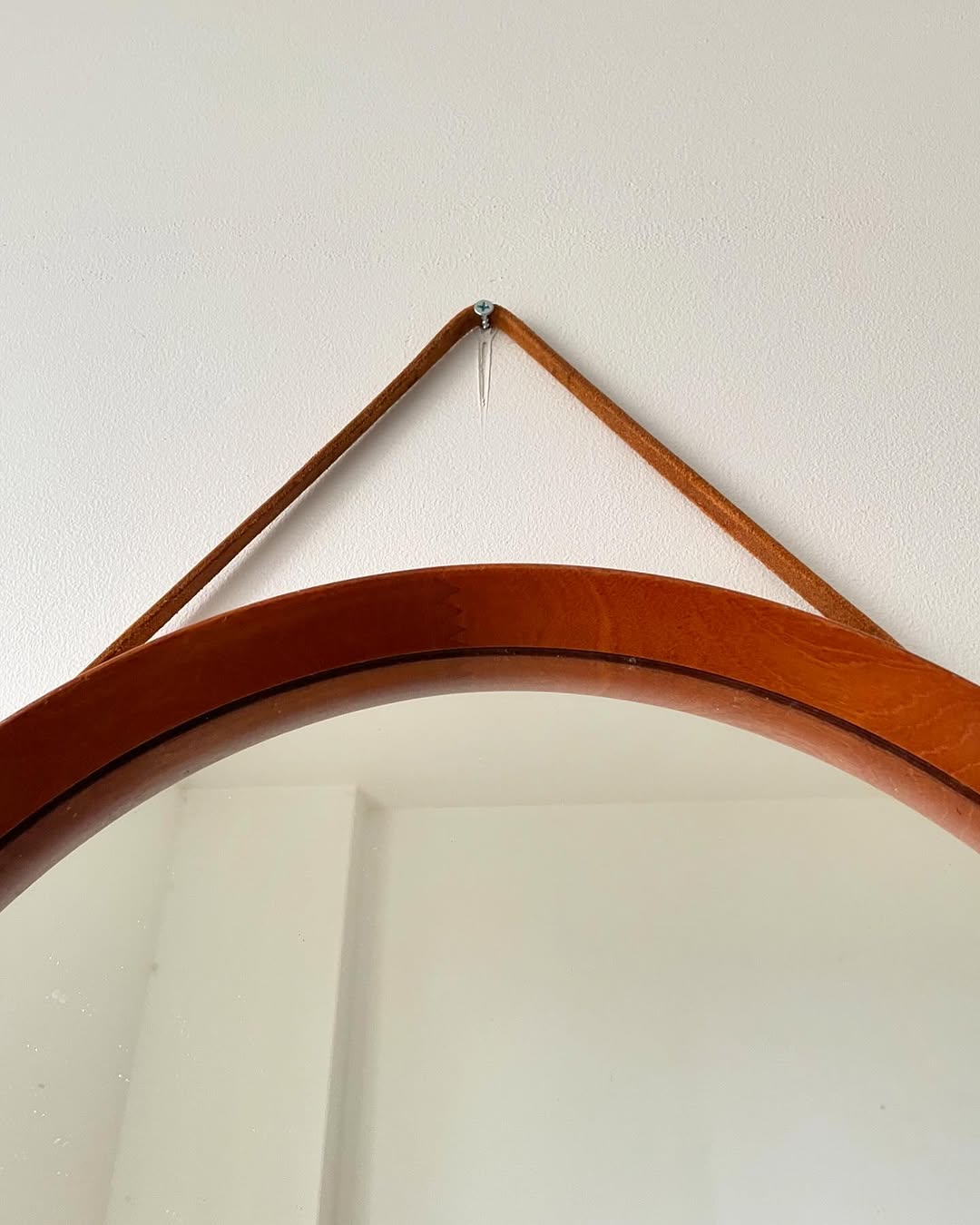 Teak wall mirror, design Uno and Östen Kristiansson
