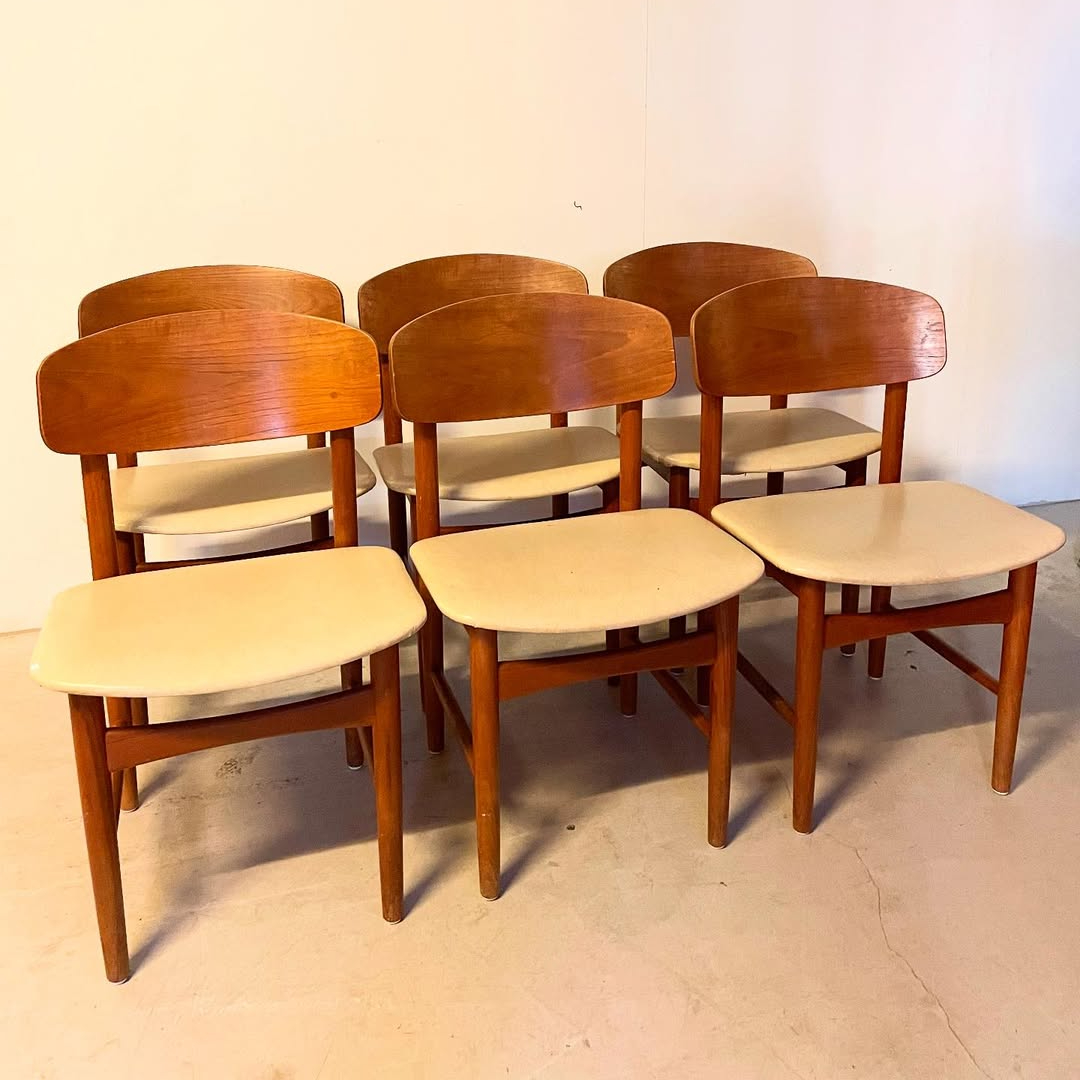Six Danish oak dining chairs - model 122, design Börge Mogensen