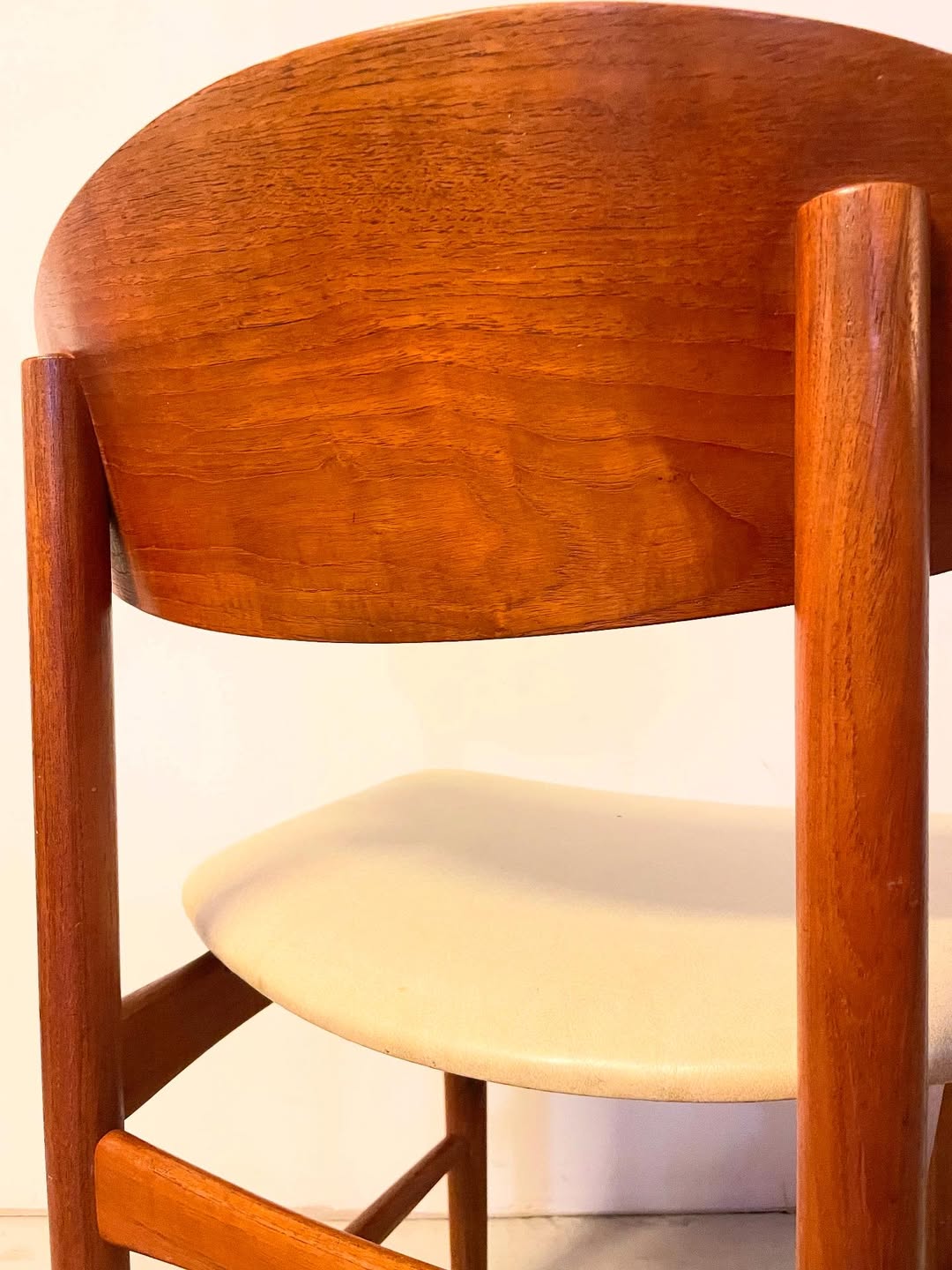 Six Danish oak dining chairs - model 122, design Börge Mogensen